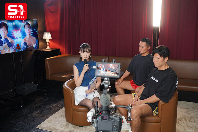 「美腿新人体育主播」惨遭业界洗礼！被壮汉运动员腾空猛攻