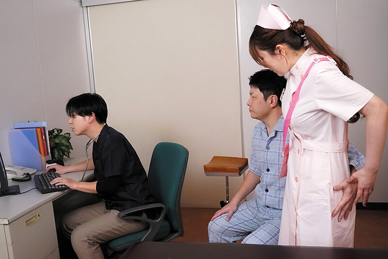 巨乳人妻护理师「波多野结衣」好寂寞！在医院偷情猛吃棒棒